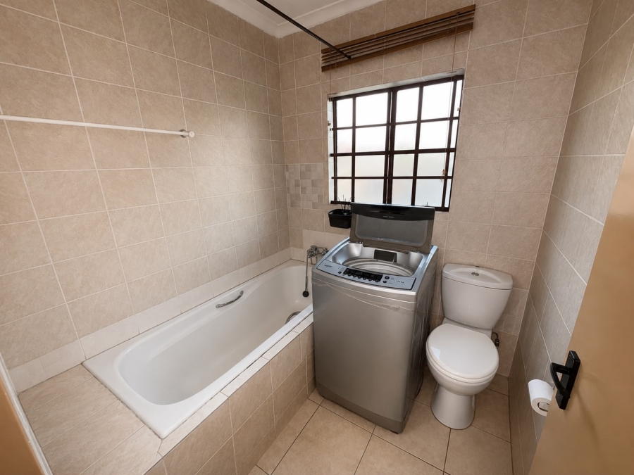 2 Bedroom Property for Sale in Oos Einde North West